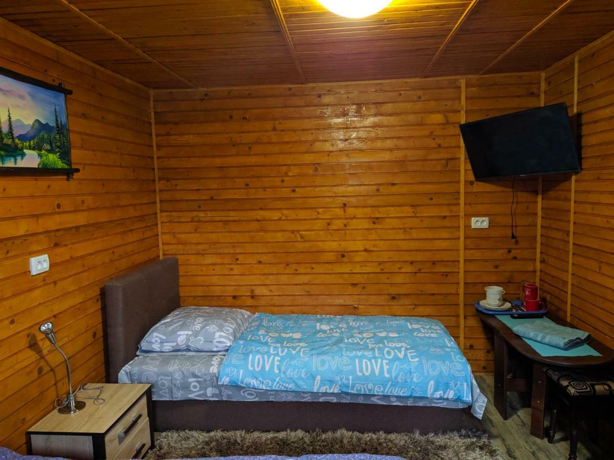 Hostal У Оксани Kvasy Exterior foto